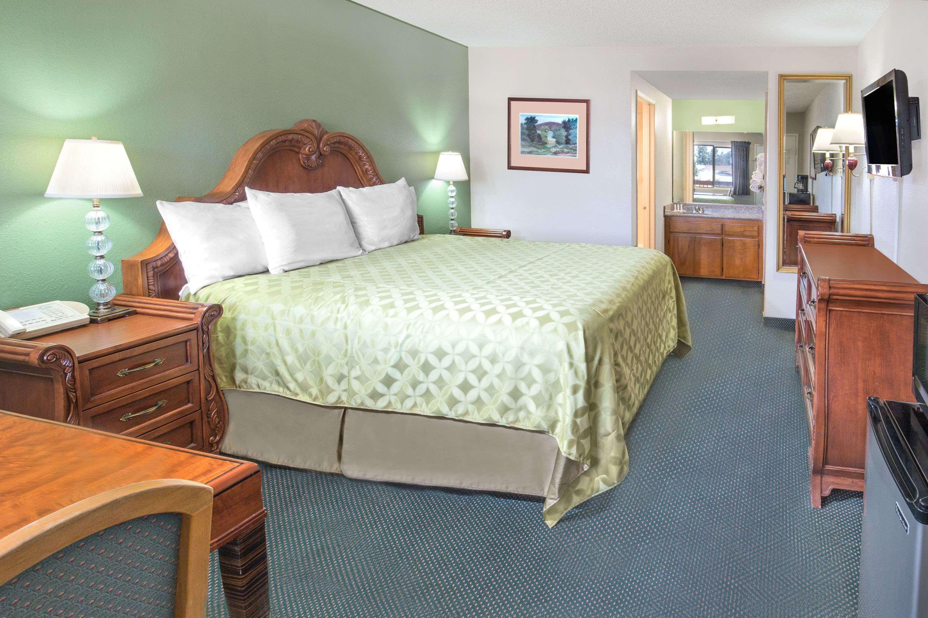 Days Inn By Wyndham Ontario Airport Eksteriør billede