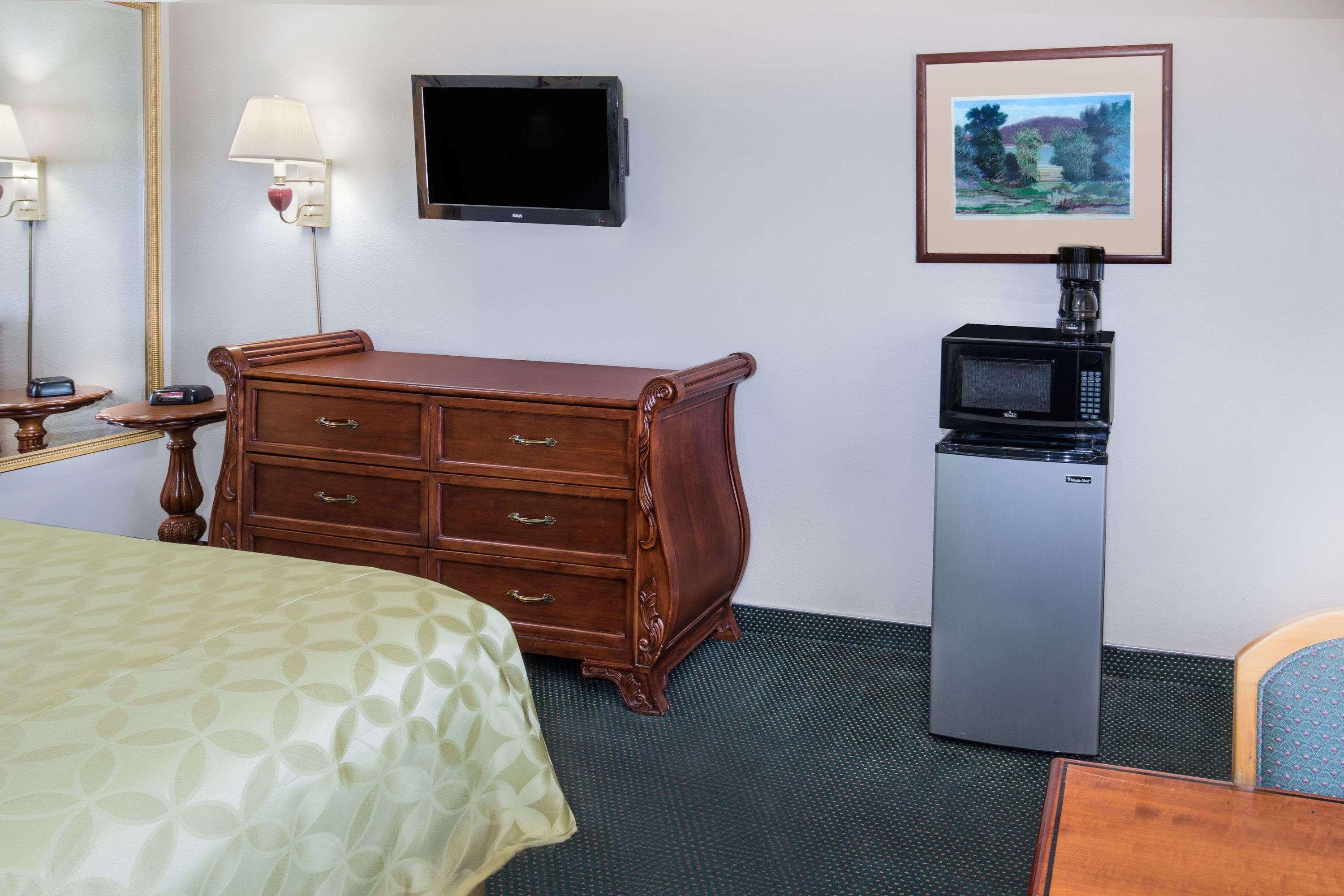 Days Inn By Wyndham Ontario Airport Eksteriør billede