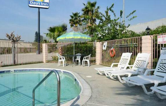 Days Inn By Wyndham Ontario Airport Eksteriør billede