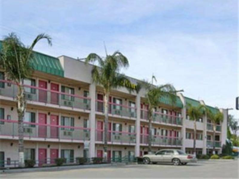 Days Inn By Wyndham Ontario Airport Eksteriør billede